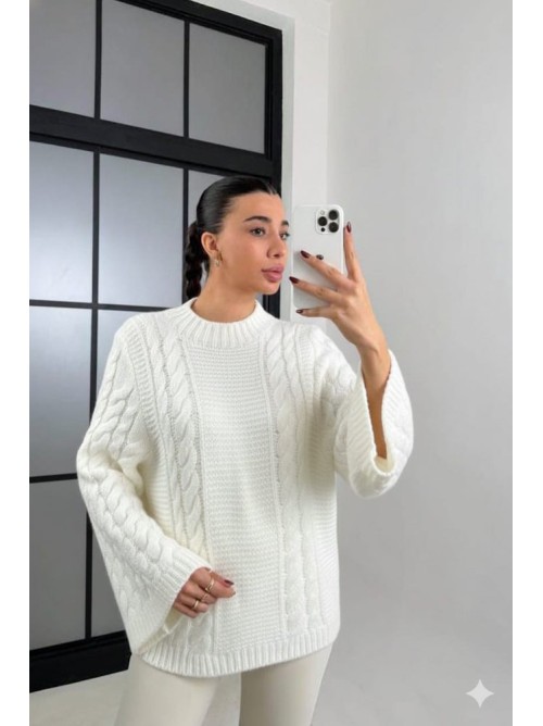 Άσπρο Πλεκτό Πουλόβερ με Πλεξούδες – Oversized Fit- 363