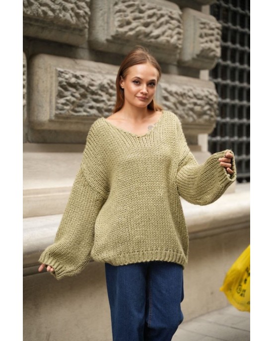 Λαδί Πλεκτό Πουλόβερ με V Λαιμόκοψη – Oversized Fit- 360